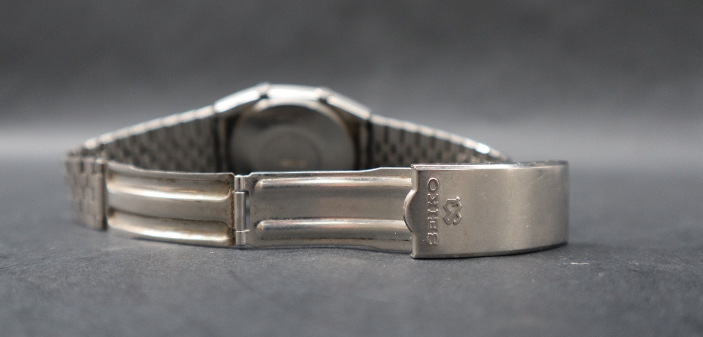 A Seiko A159-5009R digital wristwatch on original bracelet strap - Image 4 of 5