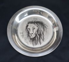 A French silver limited edition dish, decorated with a lion, after Bernard Buffet, No A225, 20.