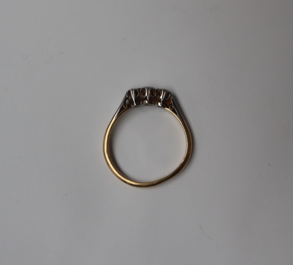 A three stone diamond ring, - Image 3 of 6