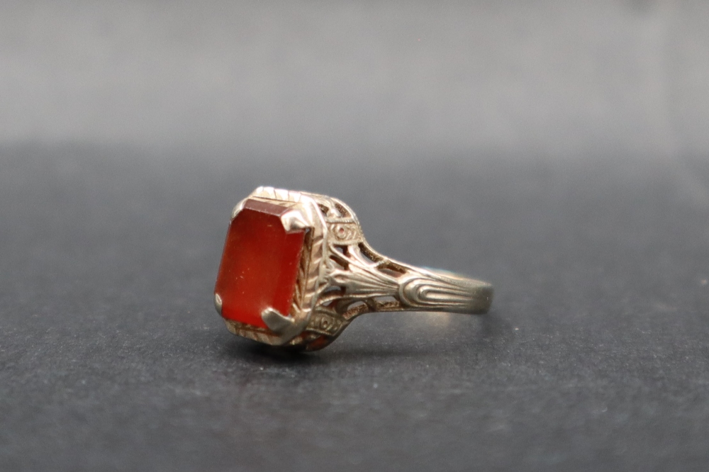 A 14ct white gold ring set with a rectangular agate, size J 1/2, approximately 1. - Image 2 of 6