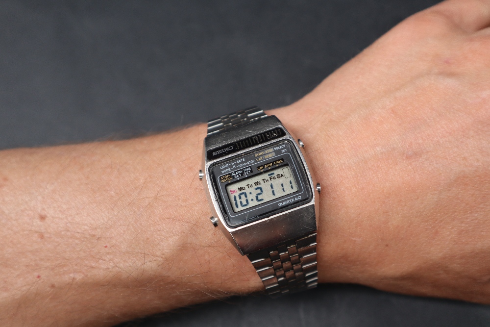 A Seiko A159-5009R digital wristwatch on original bracelet strap - Image 2 of 5