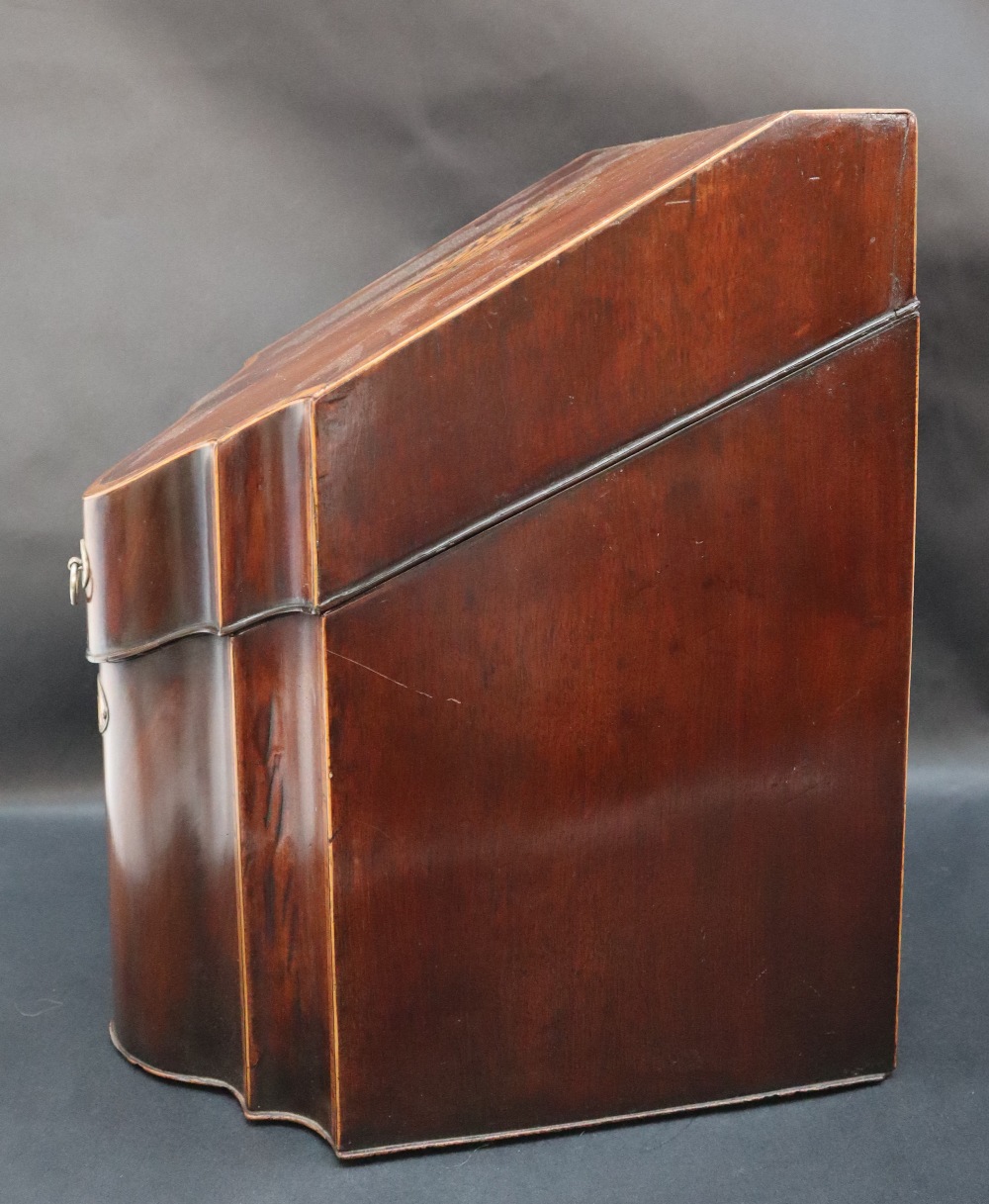 A George III mahogany serpentine fronted knife box with a shell inlaid crossbanded top, - Bild 4 aus 8