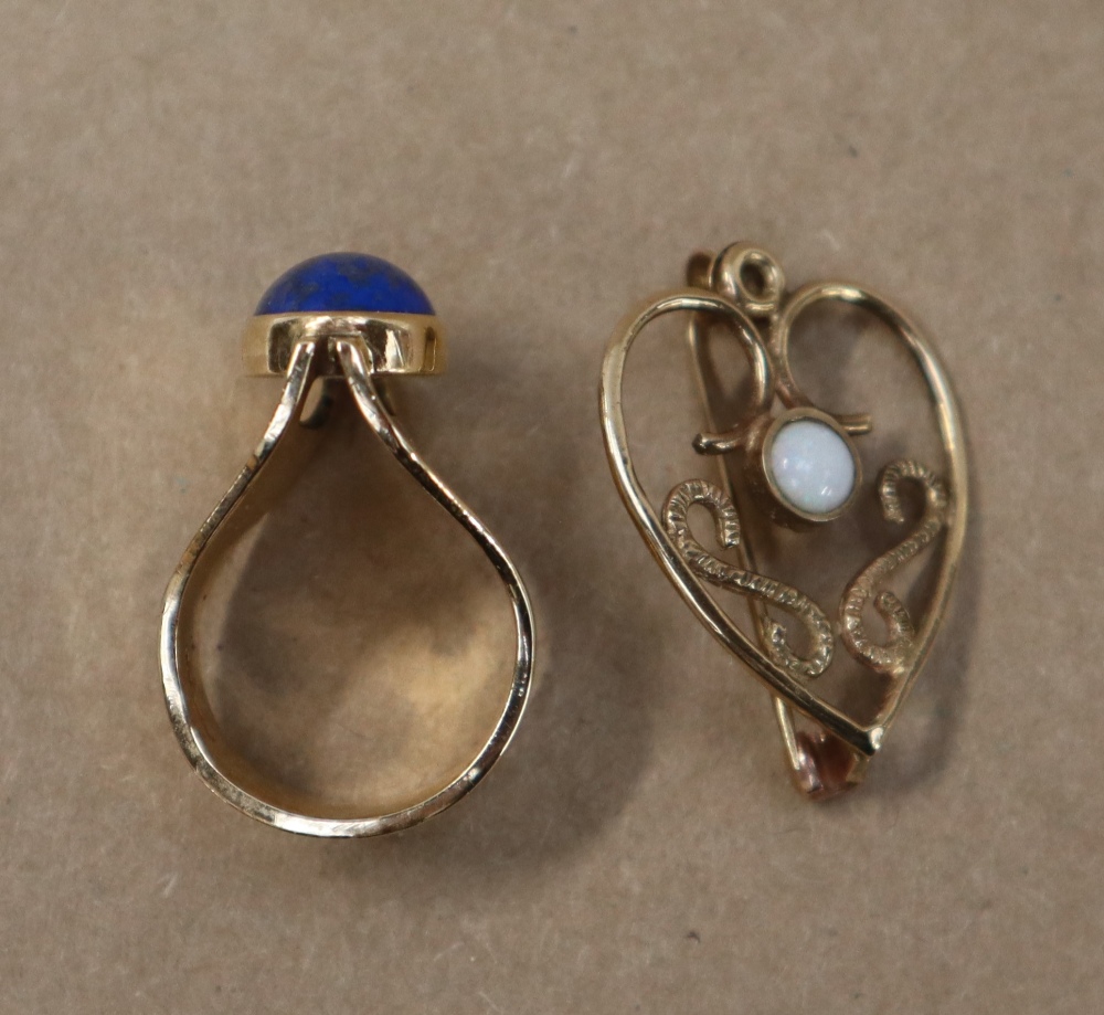 A 9ct gold ring set with a lapis lazuli panel, size K, together with a 9ct gold opal set brooch, - Image 5 of 5
