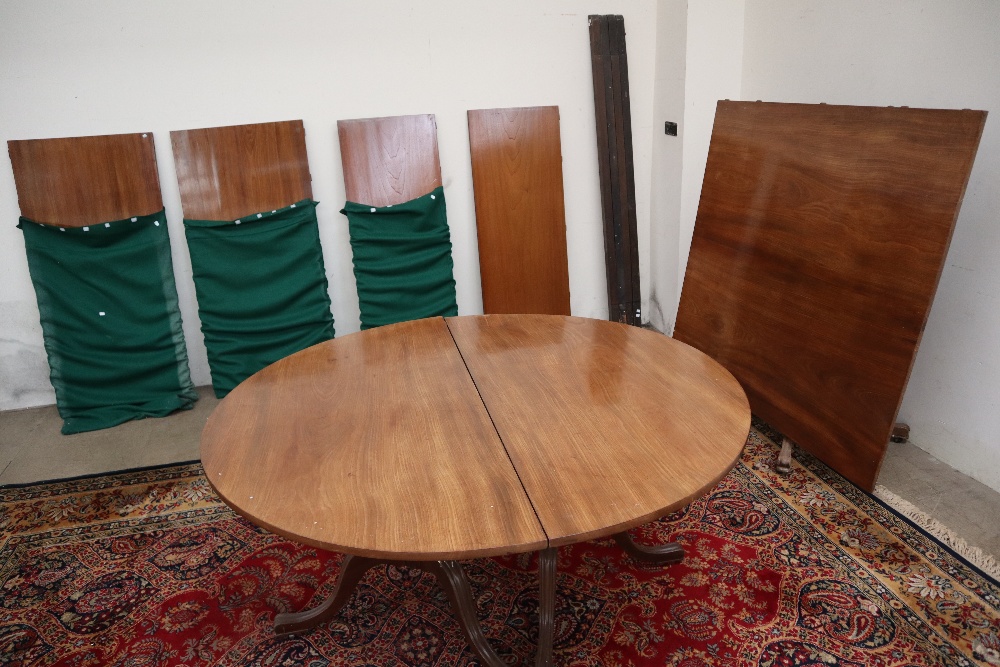 An early 19th century mahogany triple pedestal dining table in the manner of Gillows with a pair of - Image 5 of 15