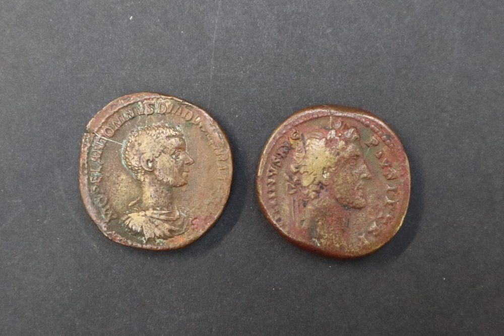 Two Antoninus Roman coins - Bild 2 aus 2