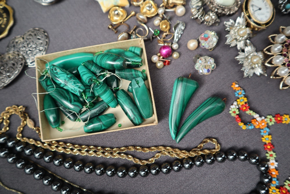 Assorted costume jewellery including silver brooches, necklaces & beaded necklaces, earrings, - Image 5 of 6
