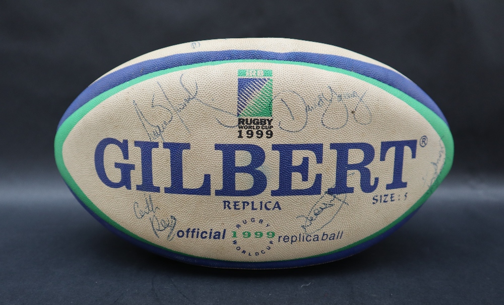 A 1999 Gilbert replica Rugby ball signed, including Chris Wyatt, Gareth Thomas, Gareth Jenkins, - Bild 4 aus 5