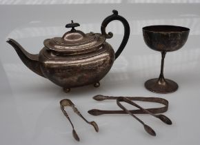 A George V silver teapot, of oval form on ball feet, Sheffield, 1922,