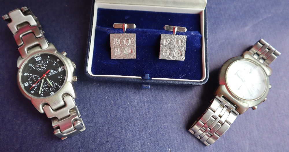 A pair of 1975 hallmarked platinum sleeve links, No 11 of 100 designed and produced by Jack Spencer,