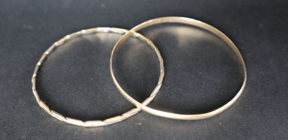 Two 9ct yellow bangles, - Image 4 of 4