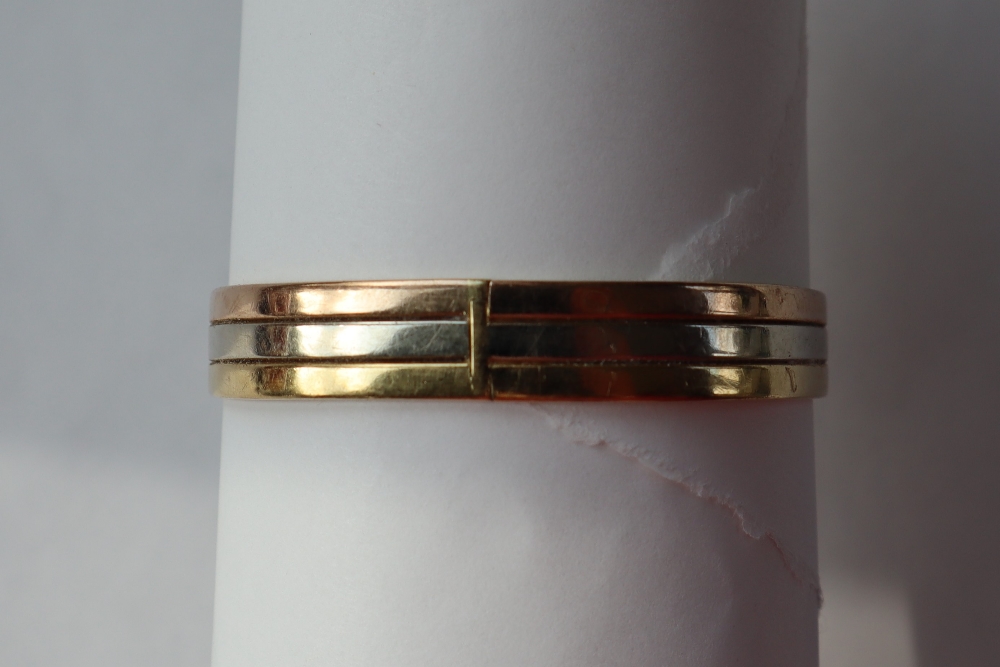 An 18ct three colour banded gold hinged bangle, - Image 2 of 6