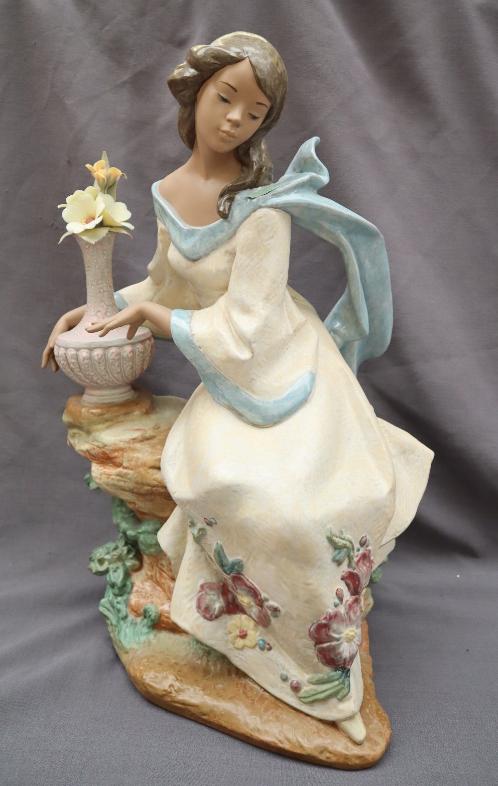 A Lladro Privilege Garden Breeze limited edition figure by Francisco Polope,