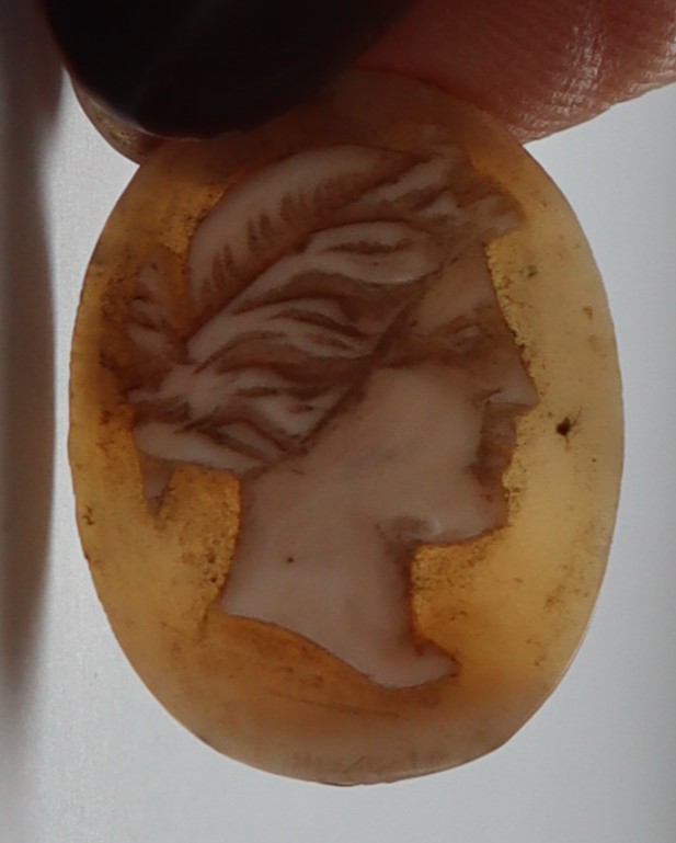 A shell cameo of oval form depicting a bacchanalian head in profile together with another small - Image 4 of 10