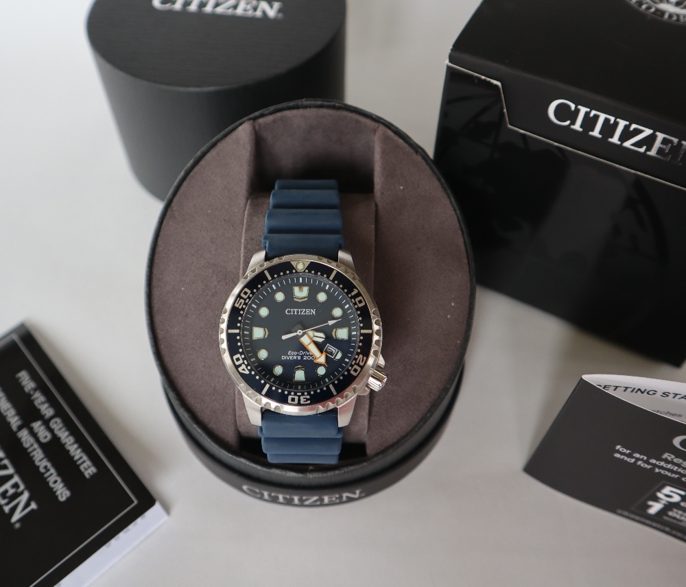 A Citizen Eco-Drive Divers 200m stainless steel wristwatch with a blue enamel rotating bezel,