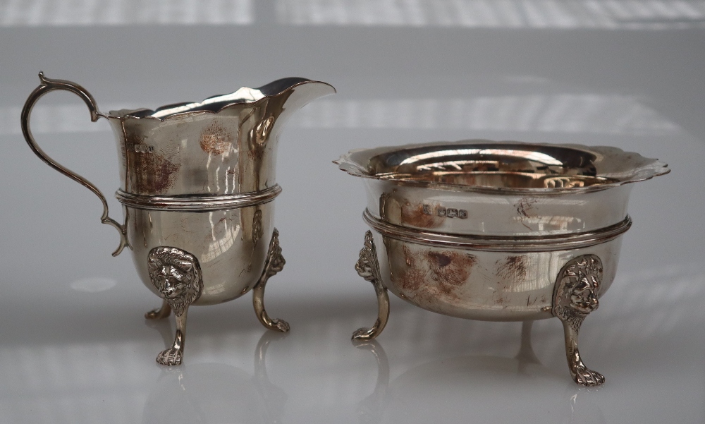 A George V silver four piece teaset, Sheffield, 1926 and 1923, - Bild 7 aus 9