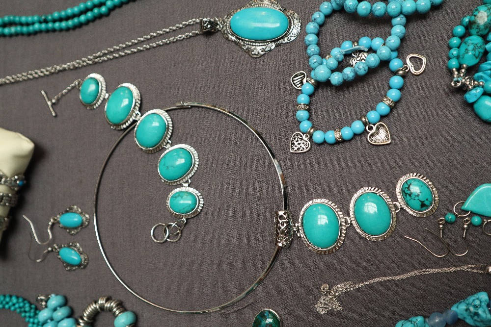 Turquoise beaded necklaces together with turquoise set bracelets, - Image 5 of 9
