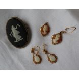 A pair of 9ct gold opal set drop earrings,