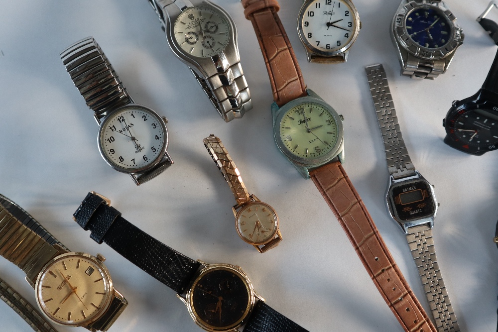 A gentleman's Timex quartz wristwatch together with a collection of gentleman's wristwatches - Image 3 of 3