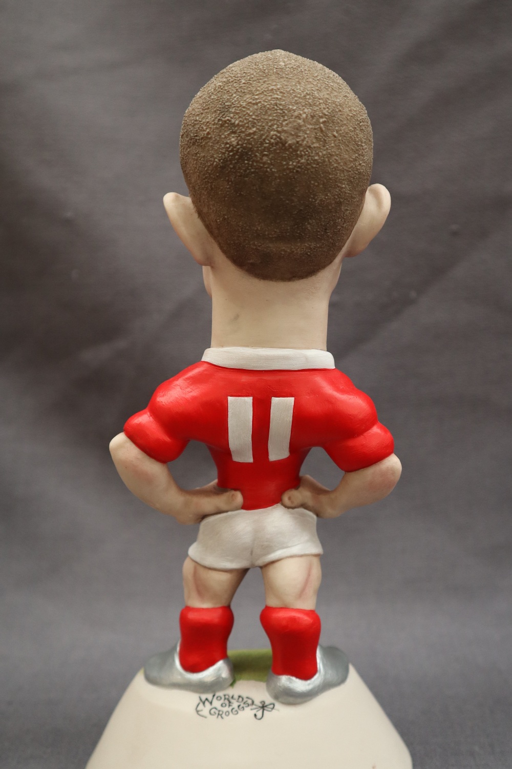 A World of Groggs limited edition resin figure of Shane Williams, Wales' record try scorer, - Bild 5 aus 8