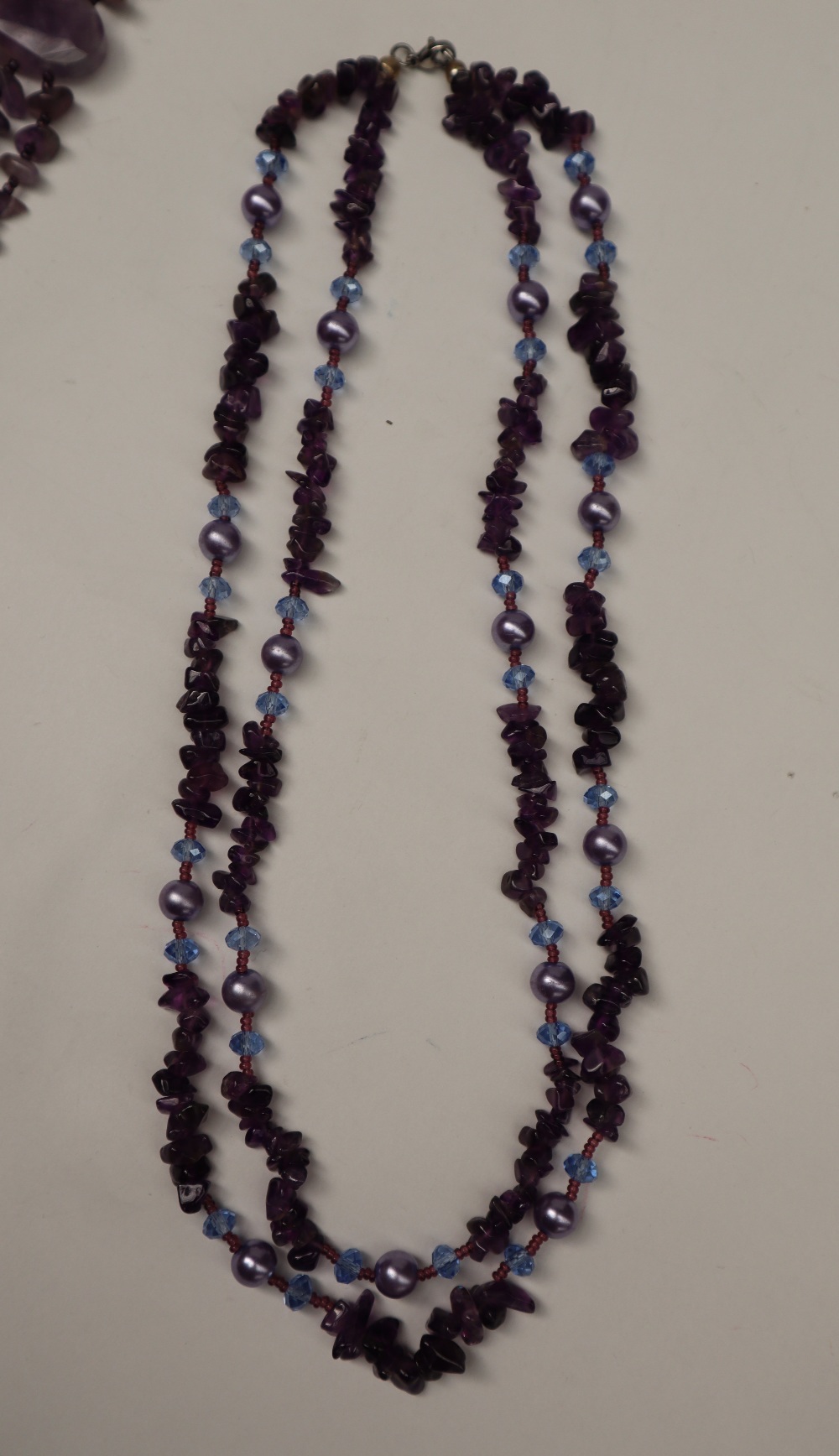 Amethyst set necklaces together with amethyst coloured bracelets etc - Image 5 of 7