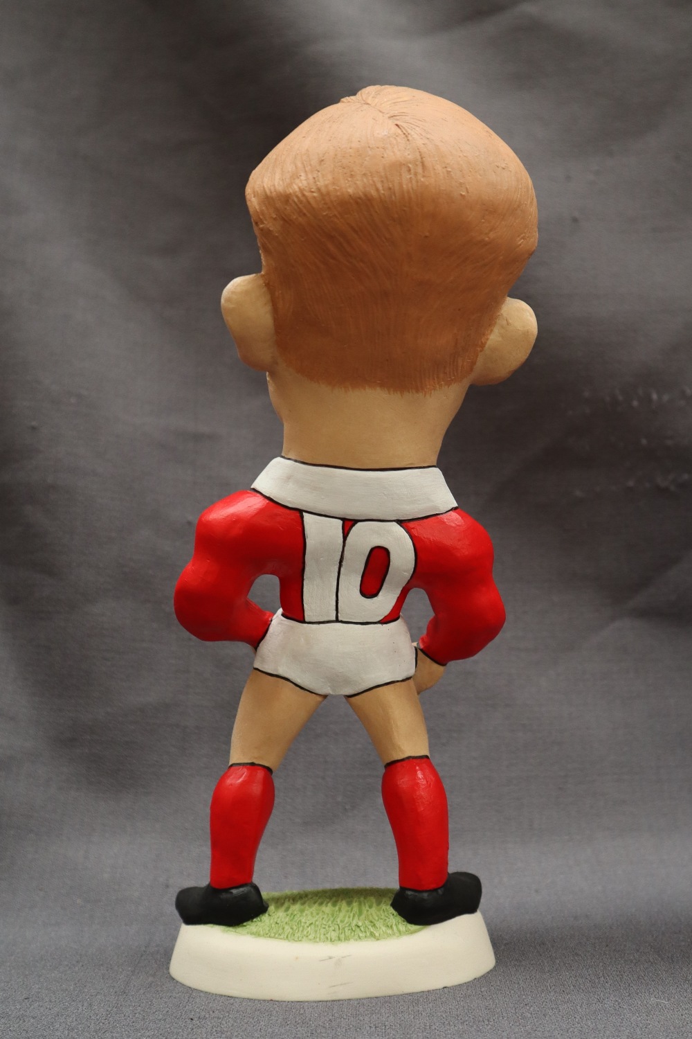 A World of Groggs limited edition resin figure of Shane Williams, Wales' record try scorer, - Bild 3 aus 8