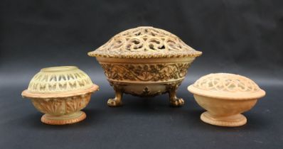 A Grainger and Co Worcester porcelain pot pourri vase and cover,