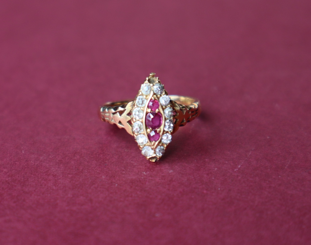 A ruby and diamond ring, - Bild 5 aus 6