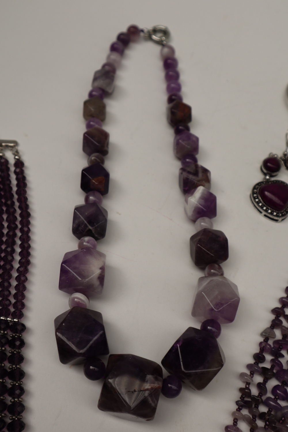 Amethyst set necklaces together with amethyst coloured bracelets etc - Image 3 of 7