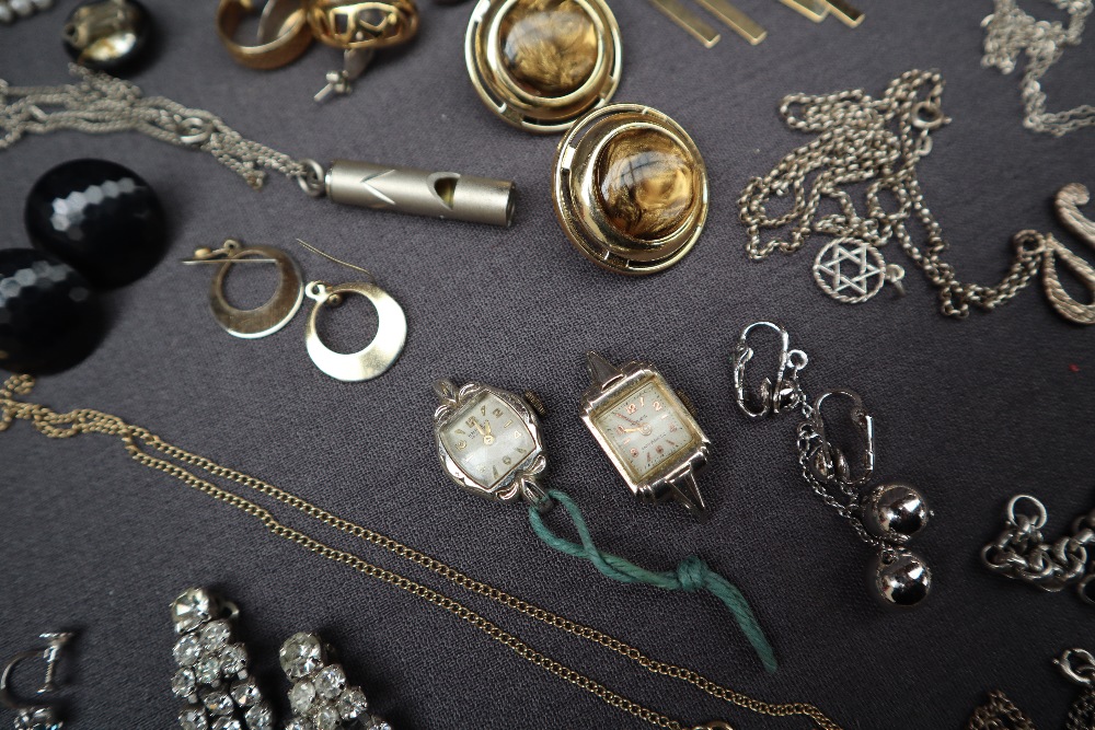Assorted costume jewellery including rings, locket, chains, bangles, - Image 4 of 6