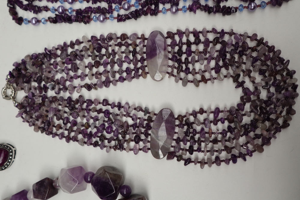 Amethyst set necklaces together with amethyst coloured bracelets etc - Image 4 of 7