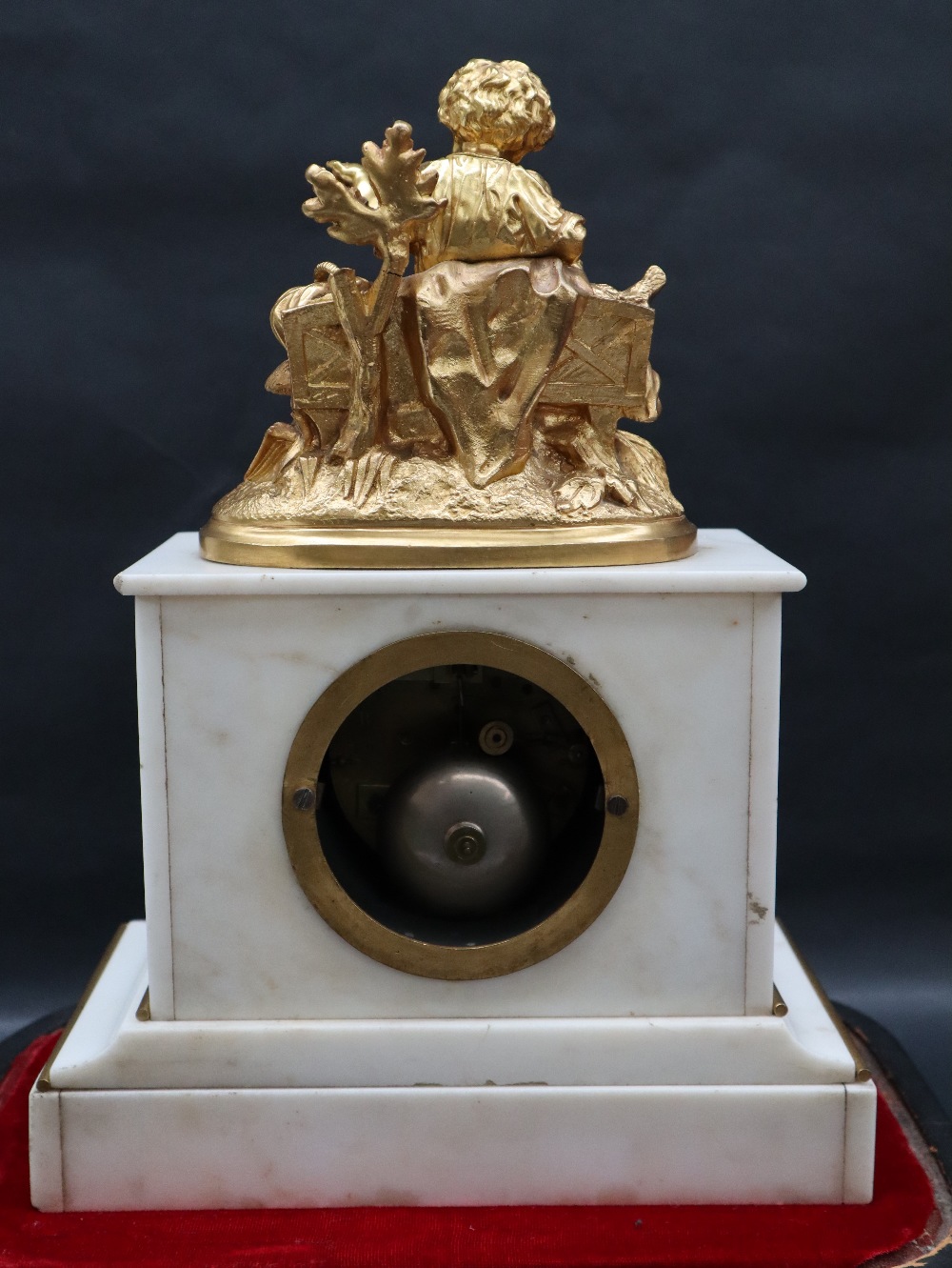 A 19th century white marble clock with a gilt metal surmount of a boy feeding chicken whilst seated - Bild 6 aus 11