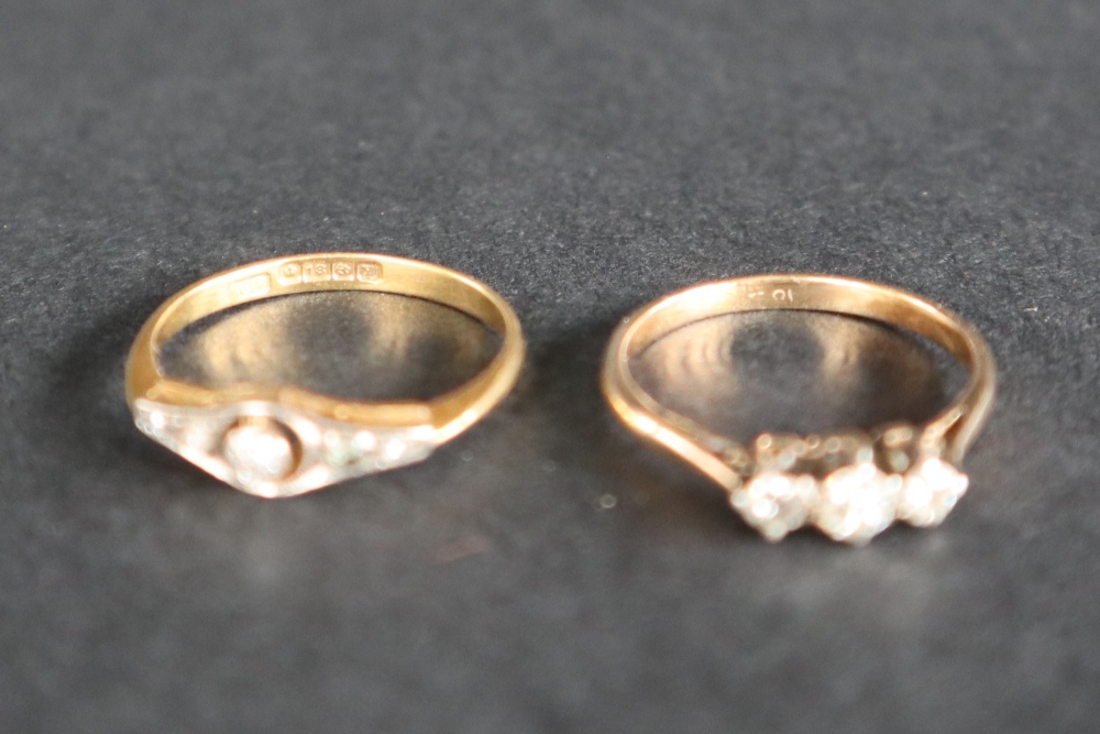 A three stone diamond ring, - Image 6 of 8