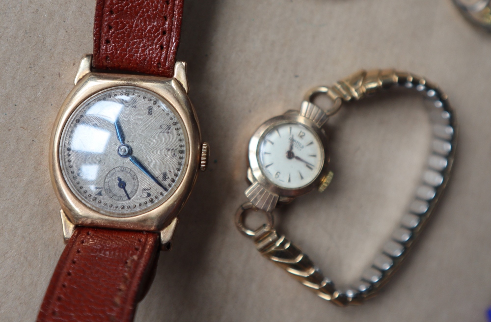 A lady's 9ct gold Roamer wristwatch together with another 9ct gold wristwatch, - Bild 4 aus 6
