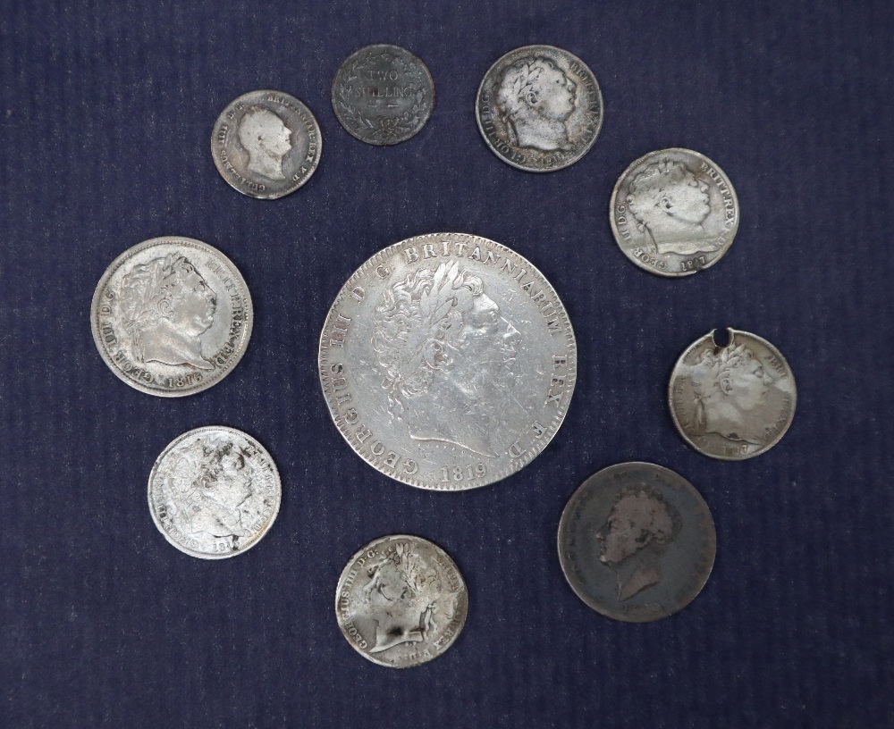 A George III silver crown dated 1819, together with a George III silver shilling dated 1816, - Bild 2 aus 2