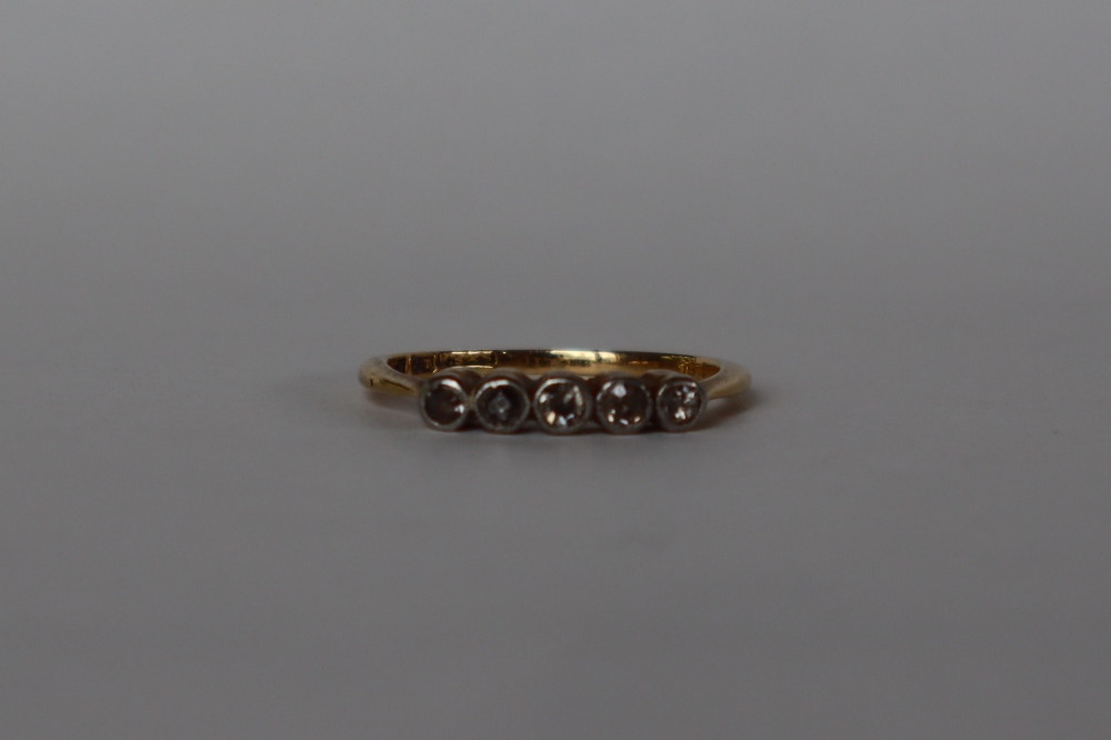 A five stone diamond ring, - Bild 2 aus 5