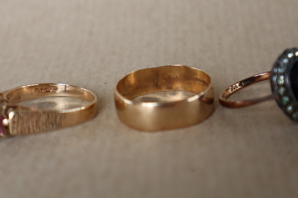 A 9ct gold wedding band, size R, approximately 2. - Image 3 of 4