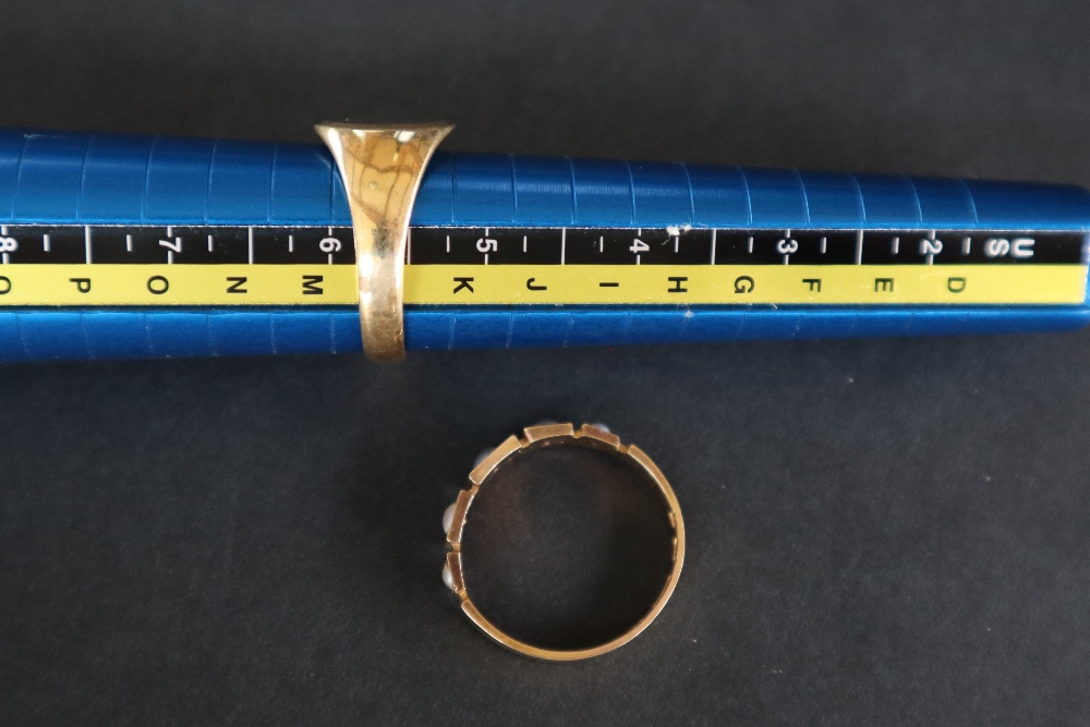 An 18ct gold signet ring with a vacant oval panel, size L, approximately 5. - Image 4 of 5