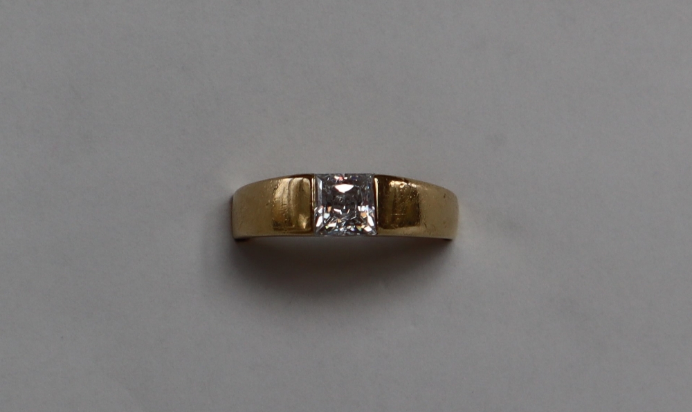 A 14ct gold ring with a princess cut Cubic Zirconium, size L, - Bild 3 aus 7