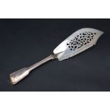 A Victorian silver fish slice, with a pierced blade, London, 1863,