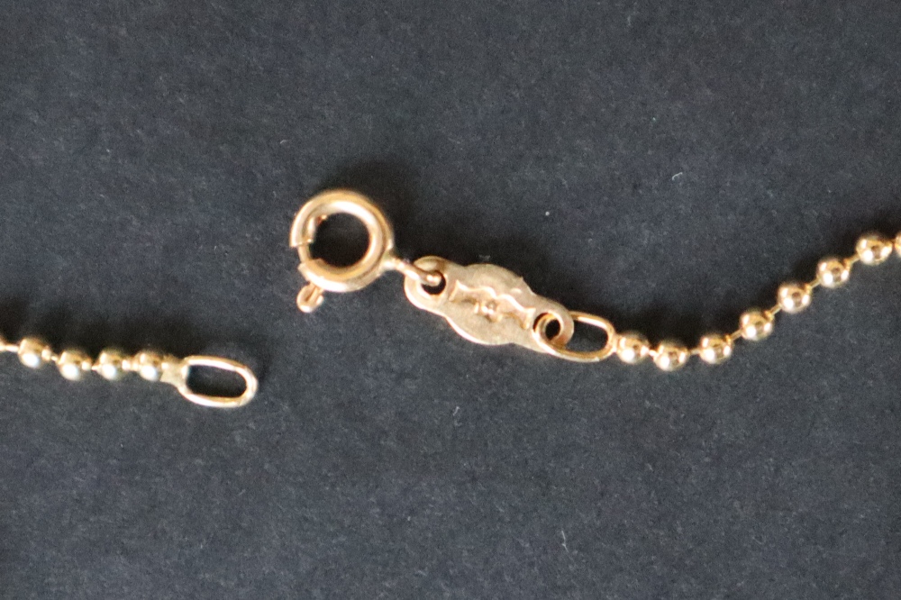An 18ct yellow gold ball necklace, size 43. - Bild 4 aus 4