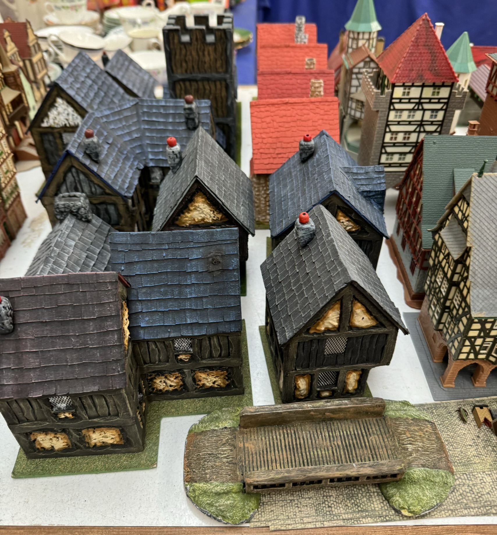 Assorted Vollmer and other model houses, - Image 5 of 6