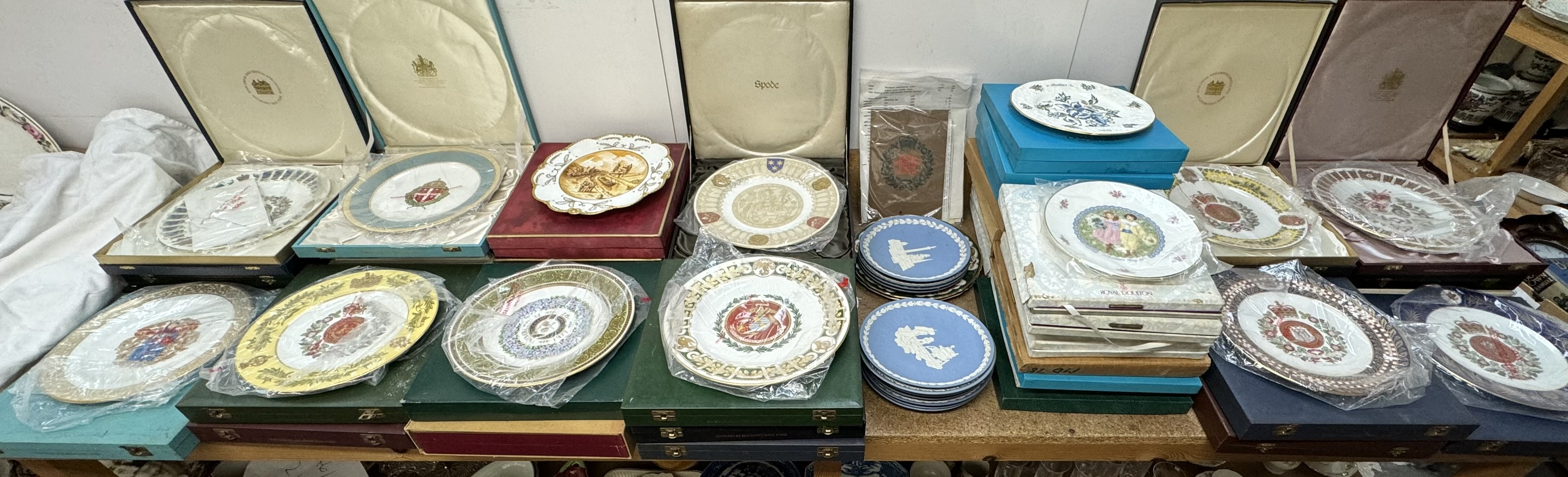 A large collection of Spode,