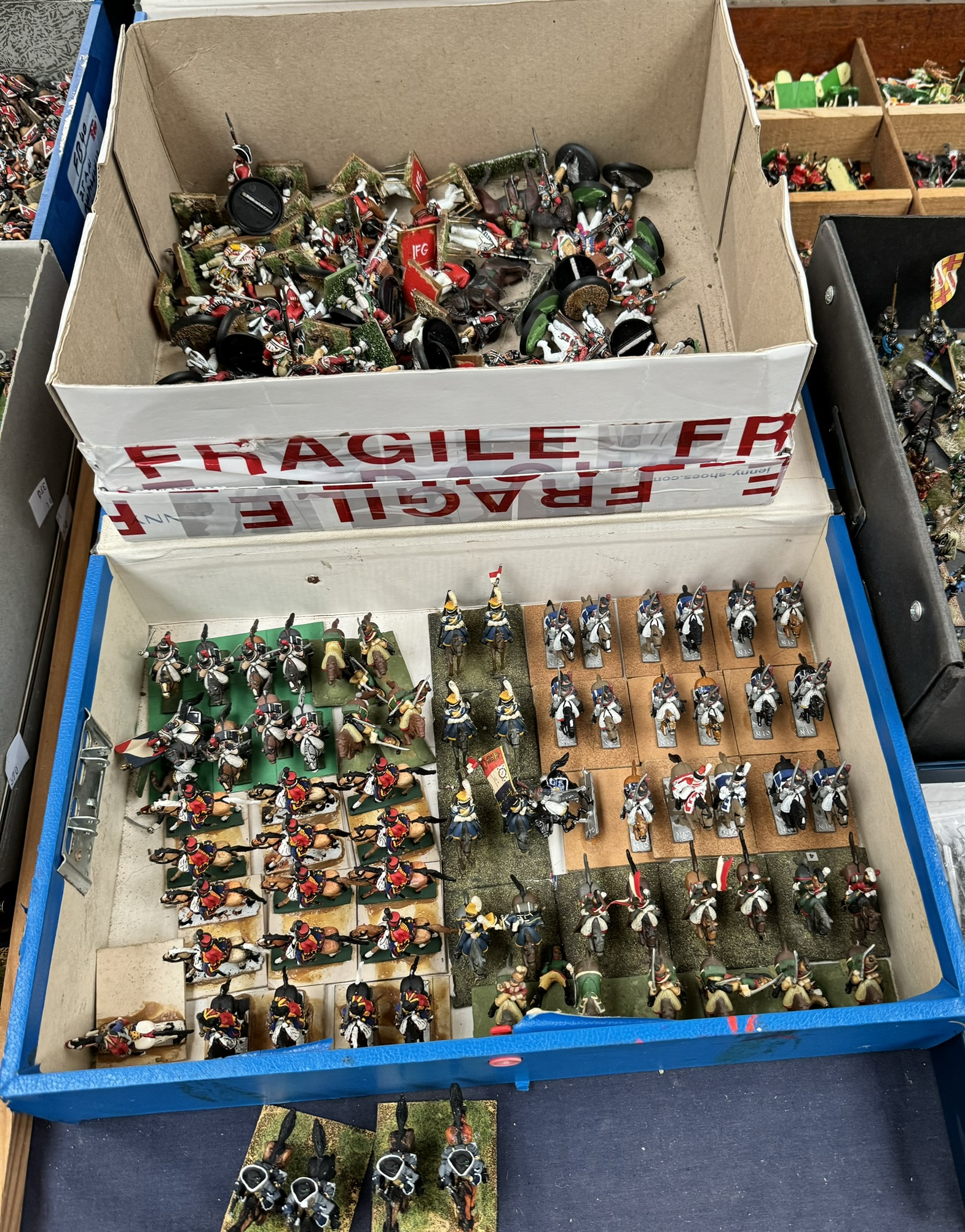 A collection of Italeri Saracen Warriors, boxed together with model buildings, - Image 8 of 9