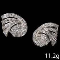 PAIR OF DIAMOND CLIP EARRINGS