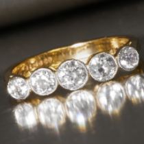 5-STONE DIAMOND GOLD RING