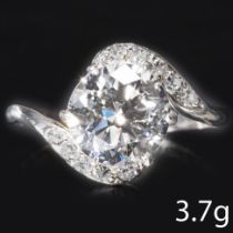 LARGE DIAMOND SINGLE-STONE RING