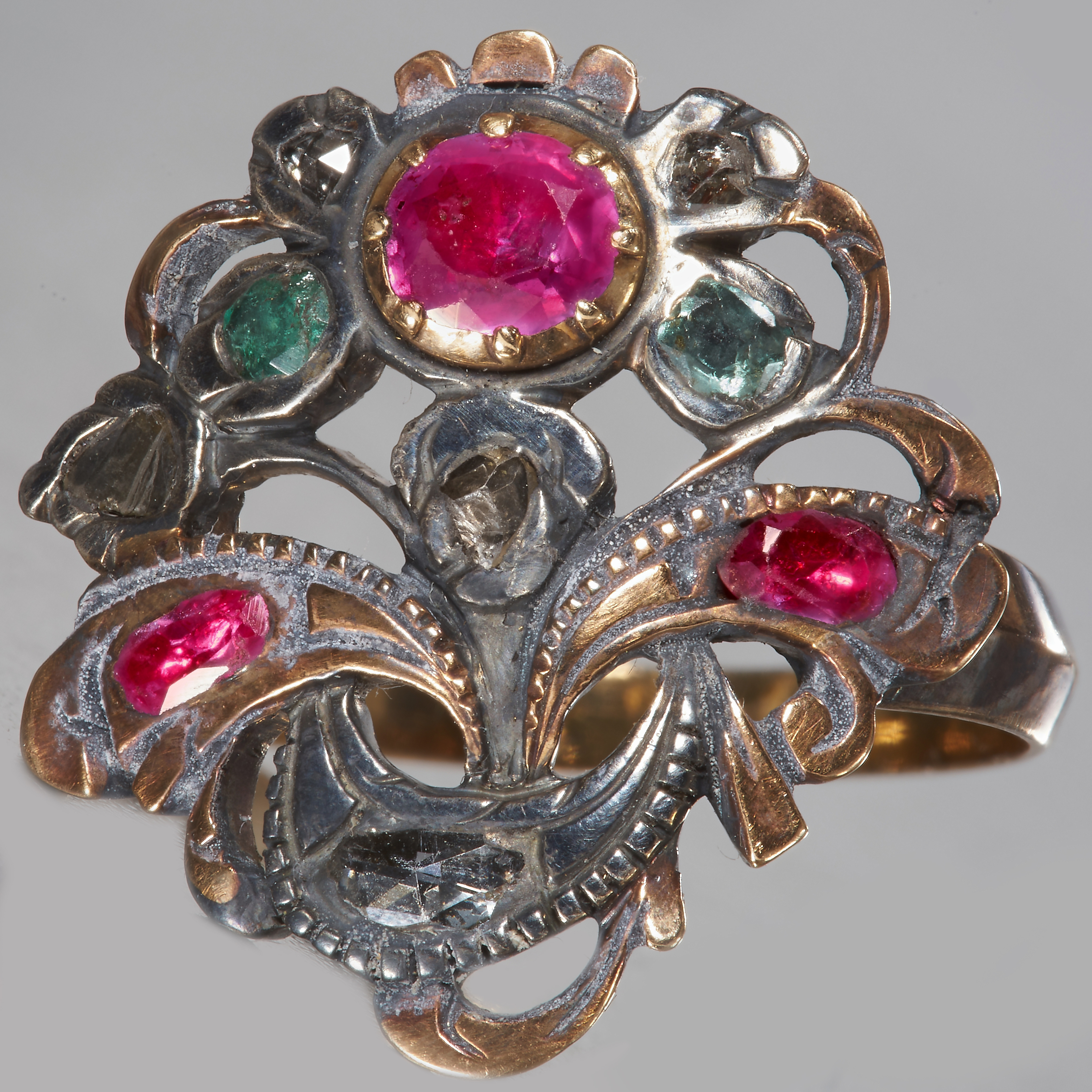 ANTIQUE RUBY EMERALD AND DIAMOND GIARDINETTO RING