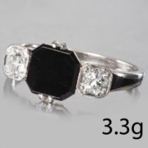 UNUSUAL ART-DECO ONYX, DIAMOND AND ENAMEL RING