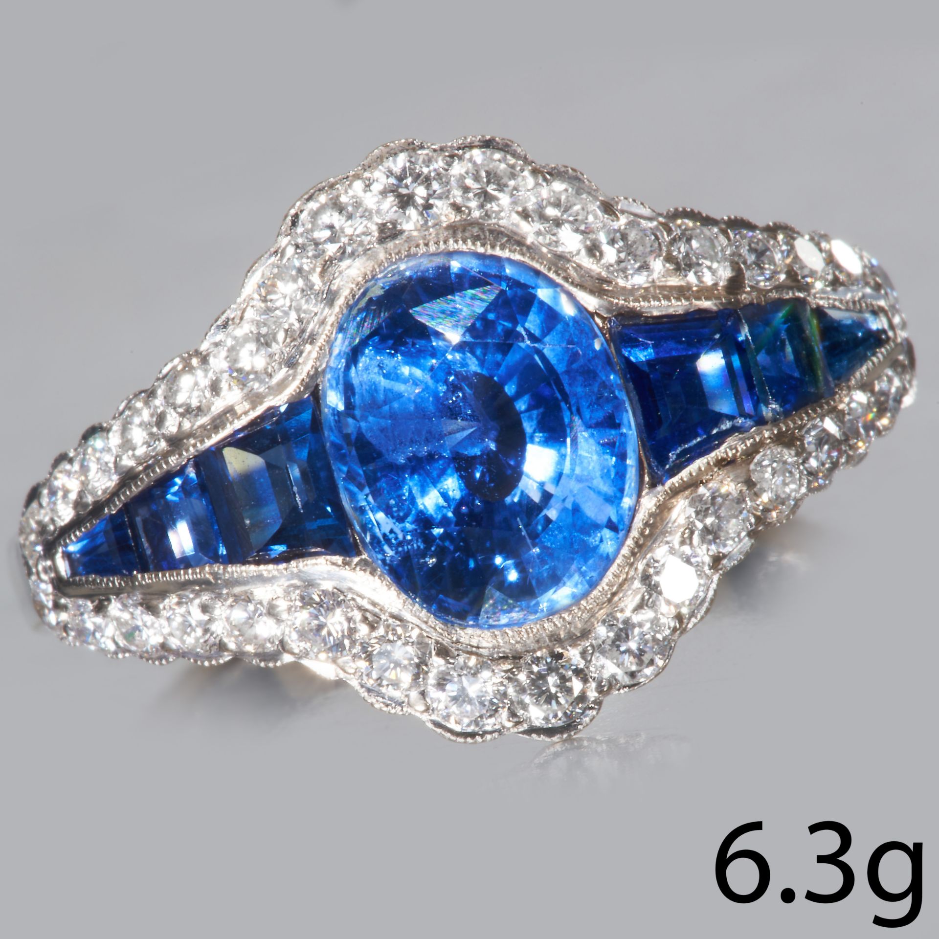 SAPPHIRE AND DIAMOND ART-DECO DESIGN RING