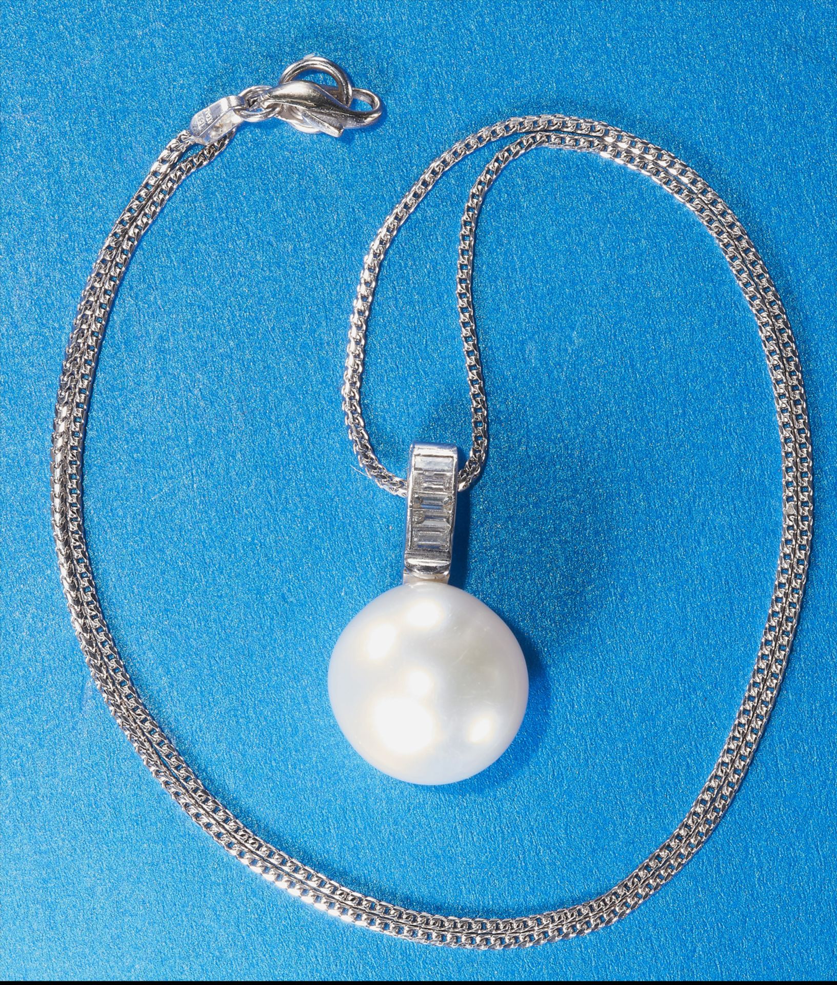 LARGE PEARL AND DIAMOND PENDANT - Image 2 of 2